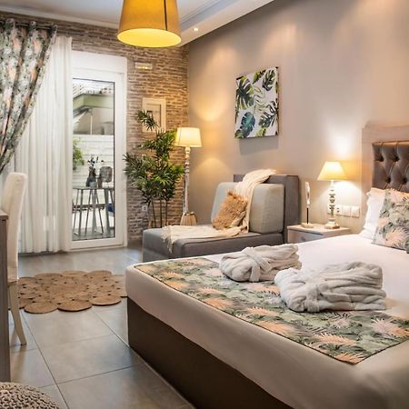 Aqua Mare Hotel Nea Kallikrateia エクステリア 写真