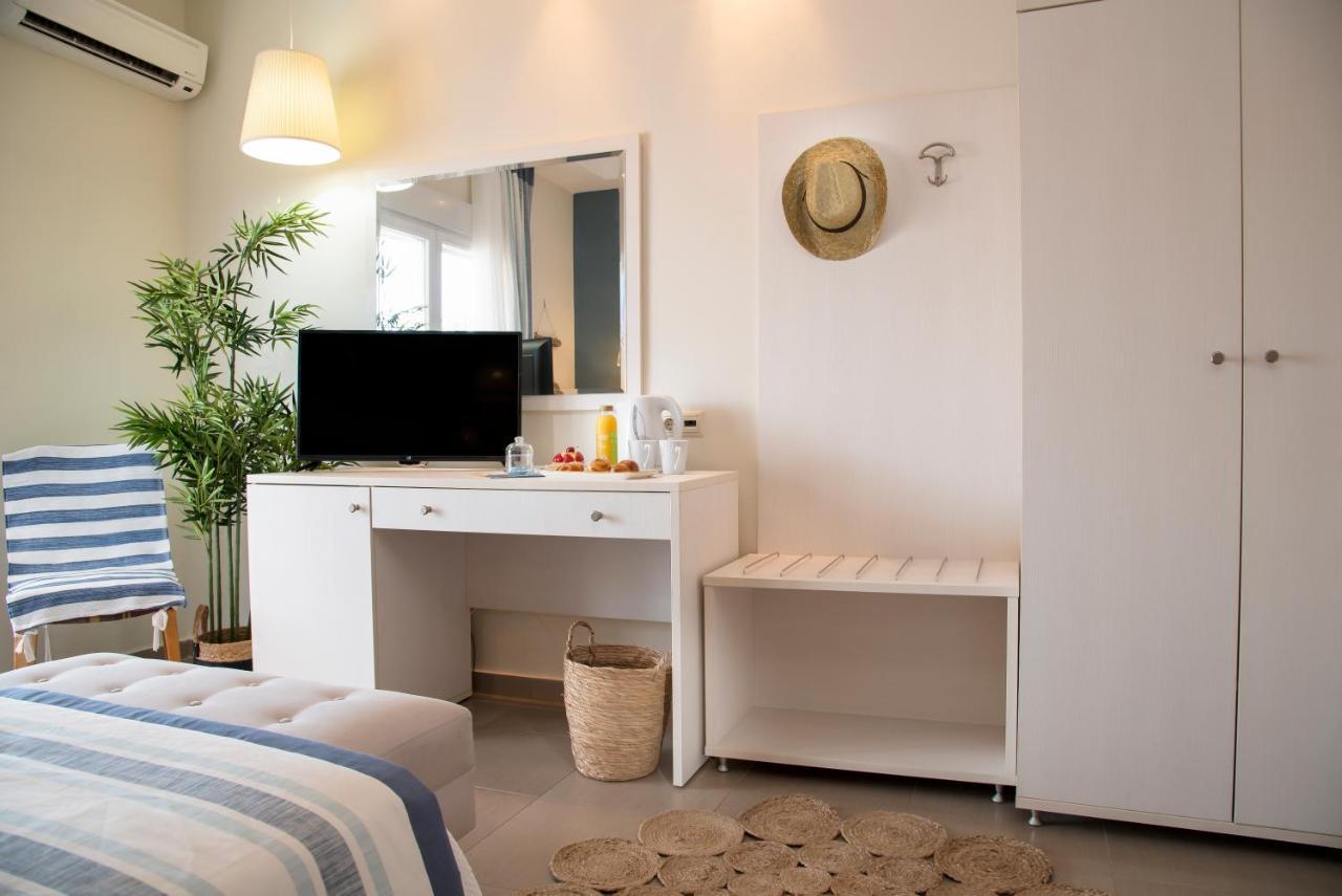 Aqua Mare Hotel Nea Kallikrateia エクステリア 写真